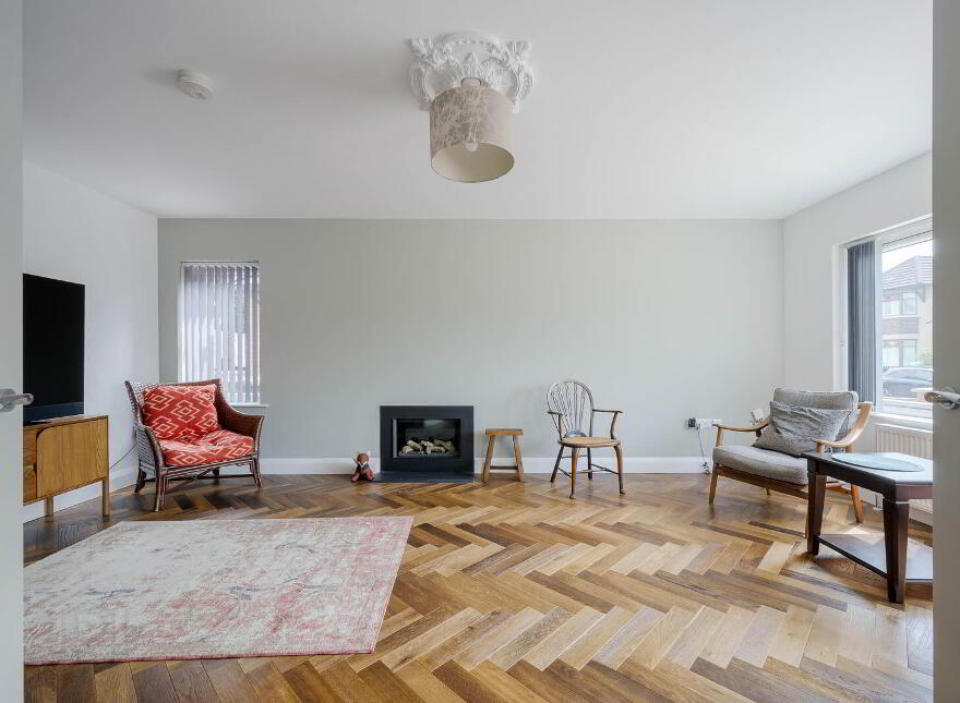 7 Thornhill Parade, Belfast, BT5 7AR