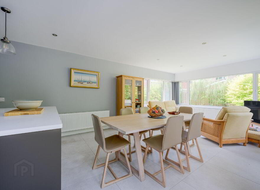 7 Thornhill Parade, Belfast, BT5 7AR