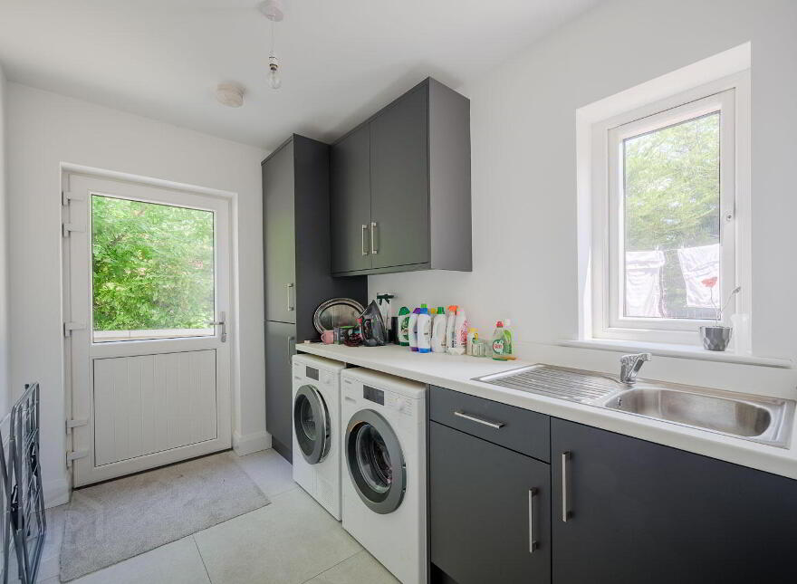 7 Thornhill Parade, Belfast, BT5 7AR