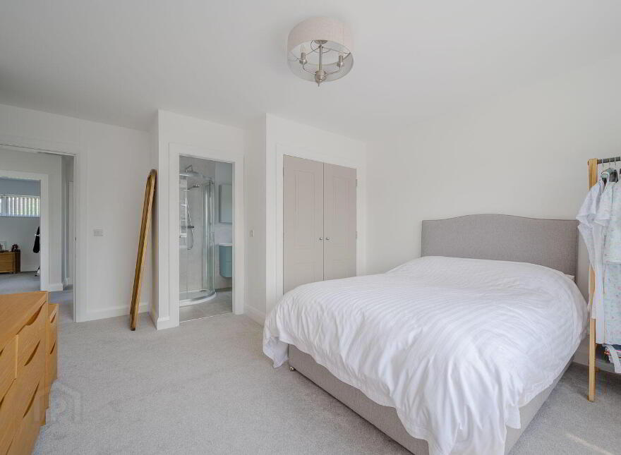 7 Thornhill Parade, Belfast, BT5 7AR