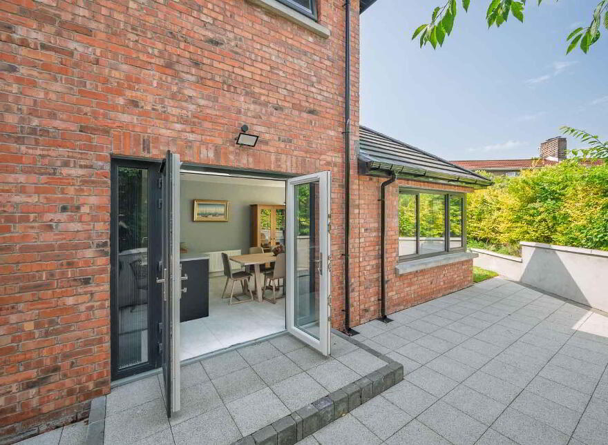 7 Thornhill Parade, Belfast, BT5 7AR
