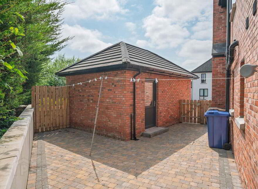 7 Thornhill Parade, Belfast, BT5 7AR