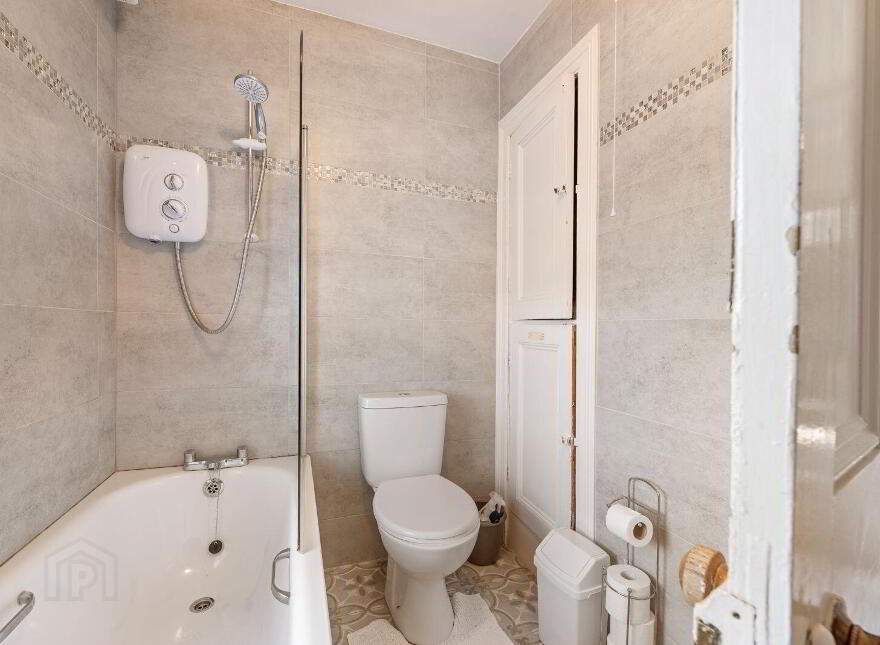 8 St. Christopher's Avenue, Montenotte, T23PN2W