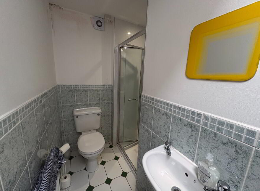 21 Rossmore Avenue, Ormeau Road, Belfast, BT7 3HB
