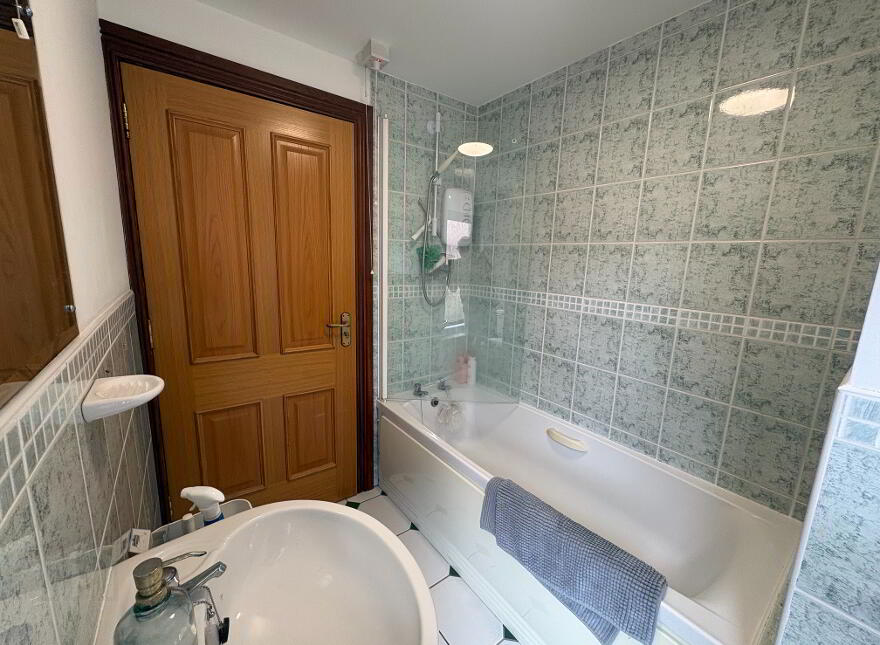 21 Rossmore Avenue, Ormeau Road, Belfast, BT7 3HB