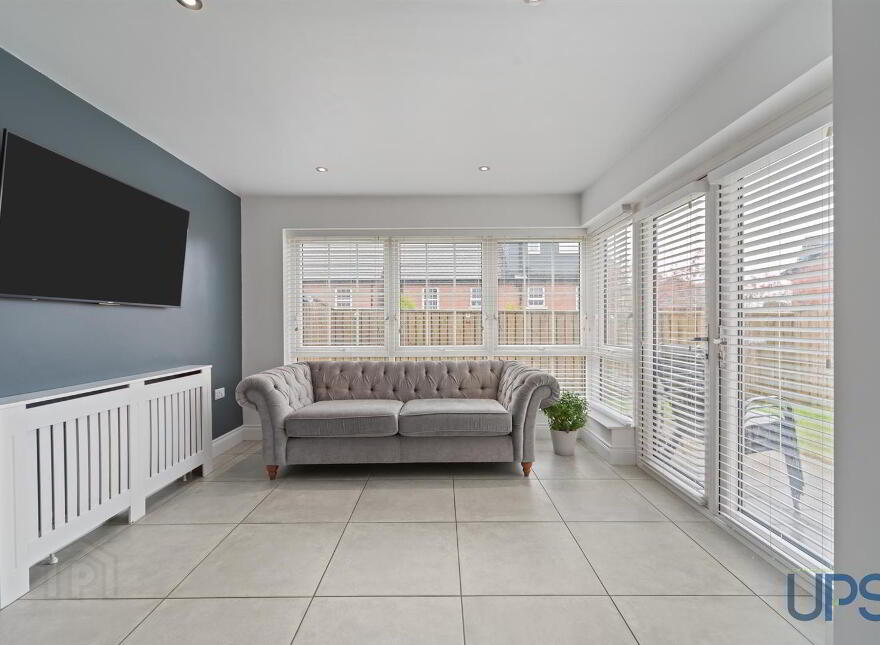 26 Meadow Green, Lisburn, BT28 3PB