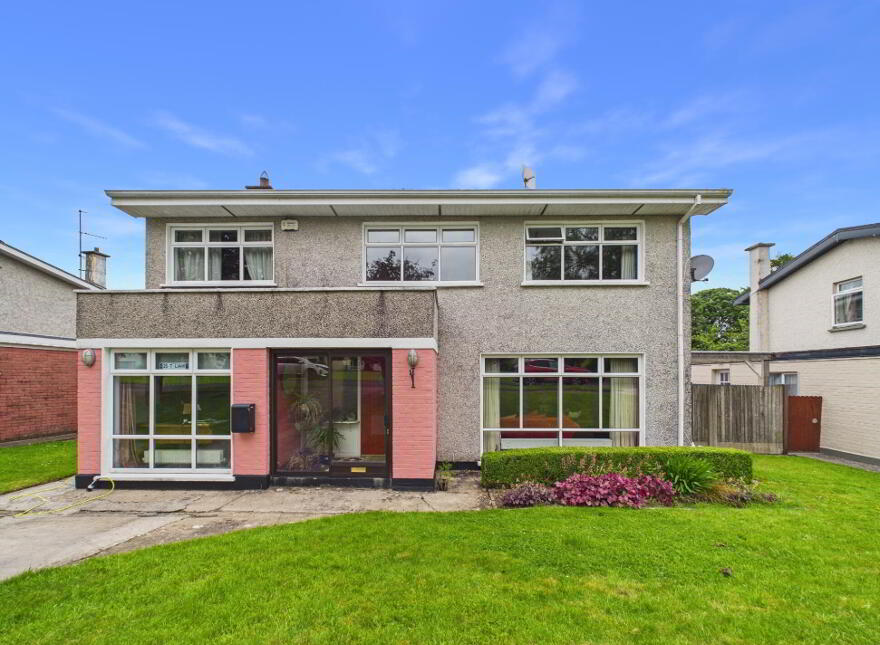 15 Knights Crescent, Nenagh, E45R638