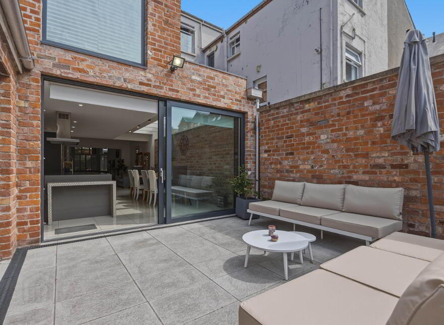 27 Eglantine Avenue, Malone Road, Belfast, BT9 6DW