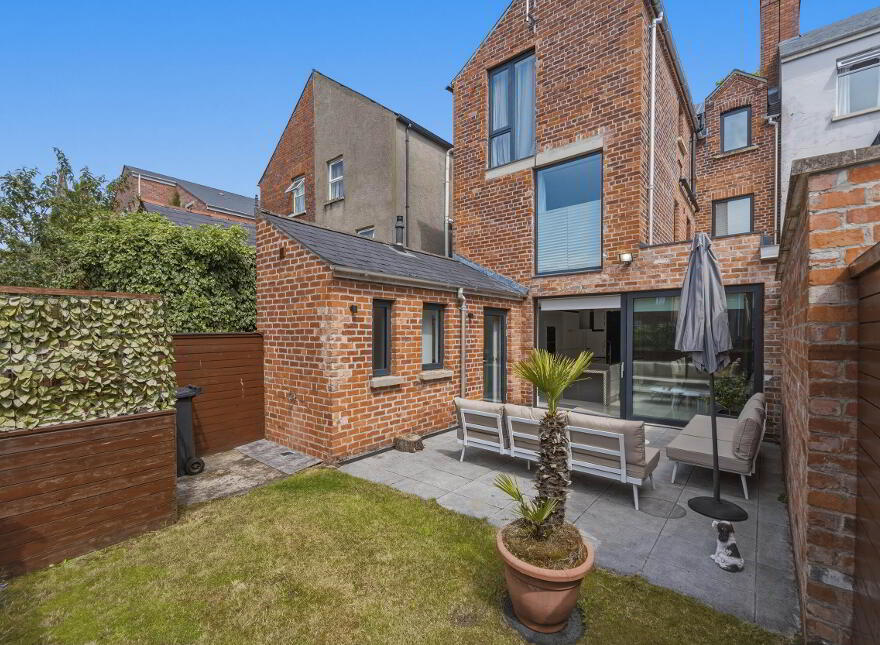 27 Eglantine Avenue, Malone Road, Belfast, BT9 6DW