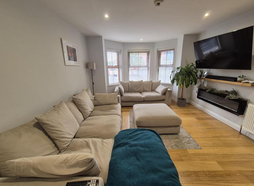 Apt 1, 120 Upper Newtownards Road, Belfast, BT4 3EQ