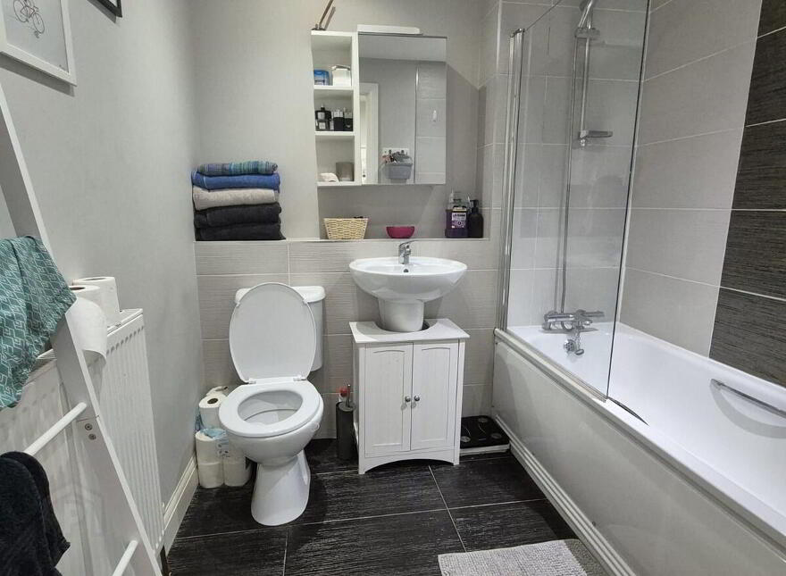 Apt 1, 120 Upper Newtownards Road, Belfast, BT4 3EQ