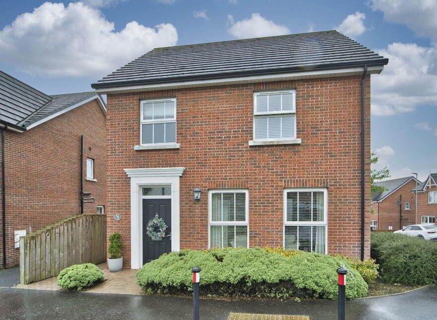 16 Lady Wallace Green, Lisburn, BT28 3NX