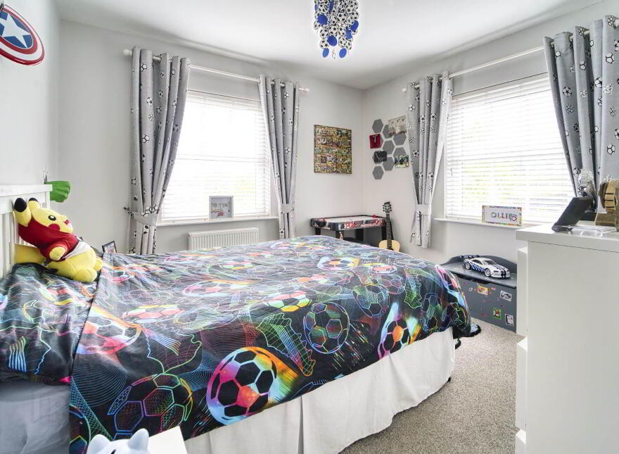16 Lady Wallace Green, Lisburn, BT28 3NX