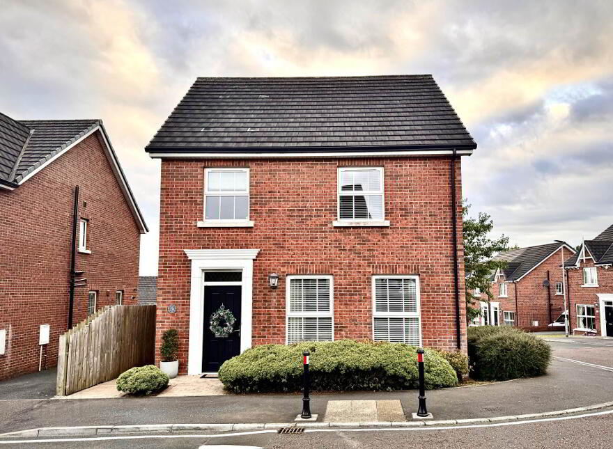 16 Lady Wallace Green, Lisburn, BT28 3NX