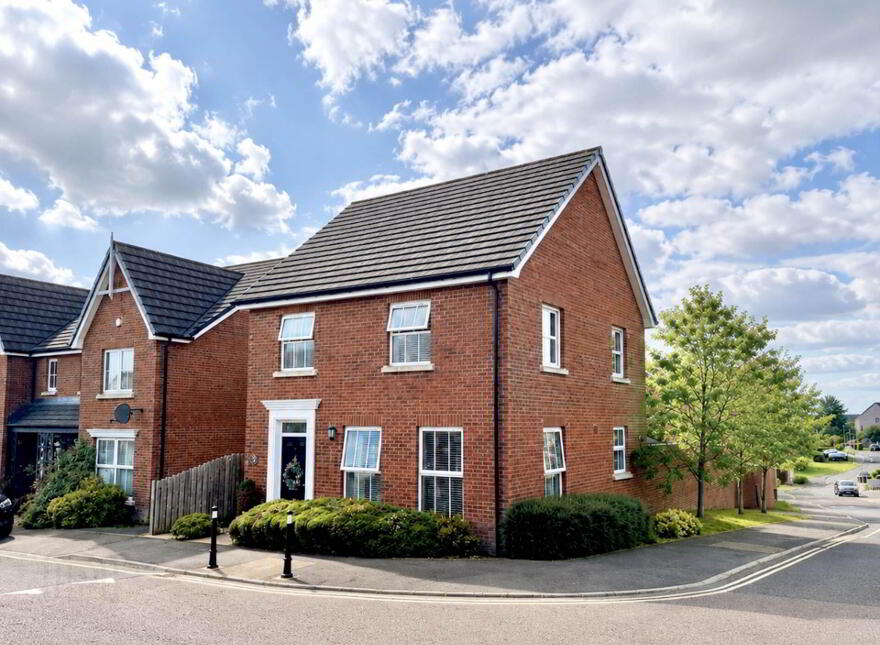 16 Lady Wallace Green, Lisburn, BT28 3NX