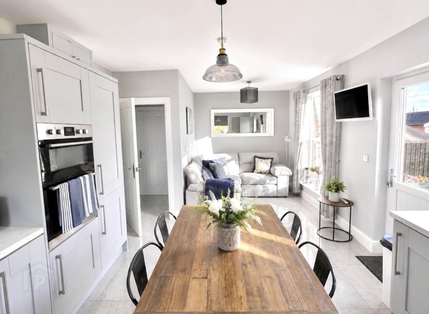 16 Lady Wallace Green, Lisburn, BT28 3NX