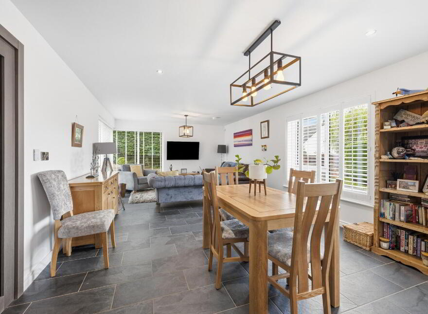 2F Knockdarragh Park, Belfast, BT4 2LE