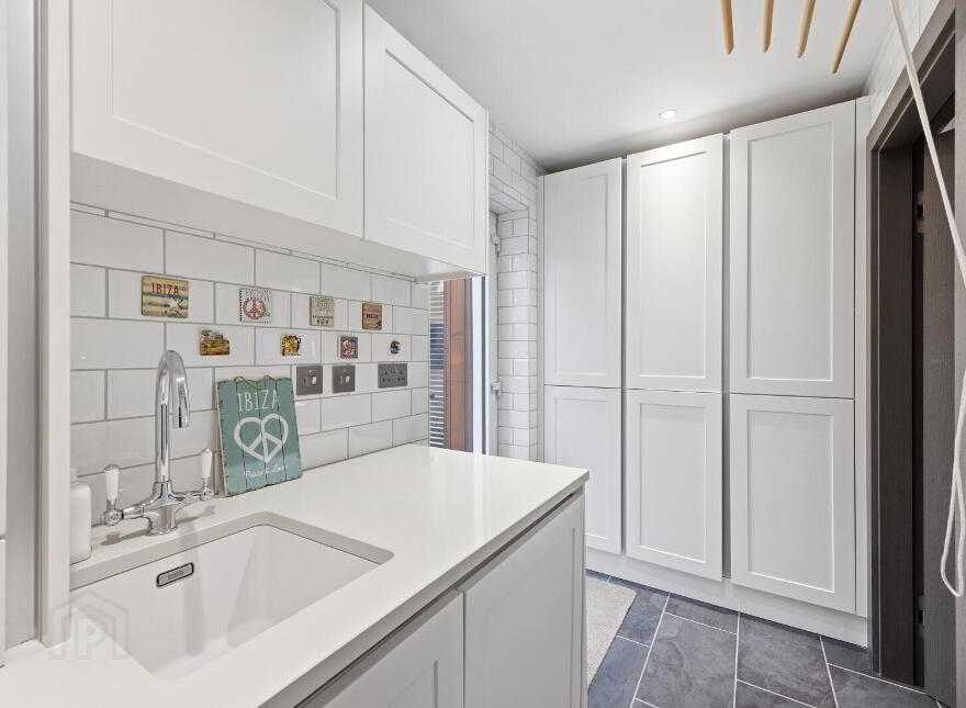 2F Knockdarragh Park, Belfast, BT4 2LE