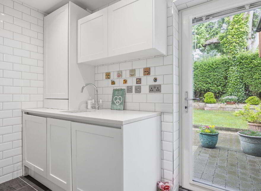 2F Knockdarragh Park, Belfast, BT4 2LE