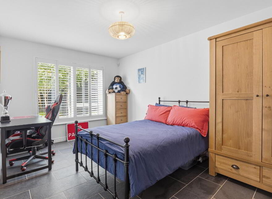 2F Knockdarragh Park, Belfast, BT4 2LE