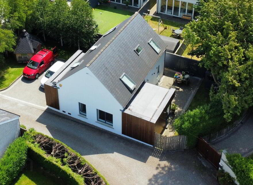 2F Knockdarragh Park, Belfast, BT4 2LE