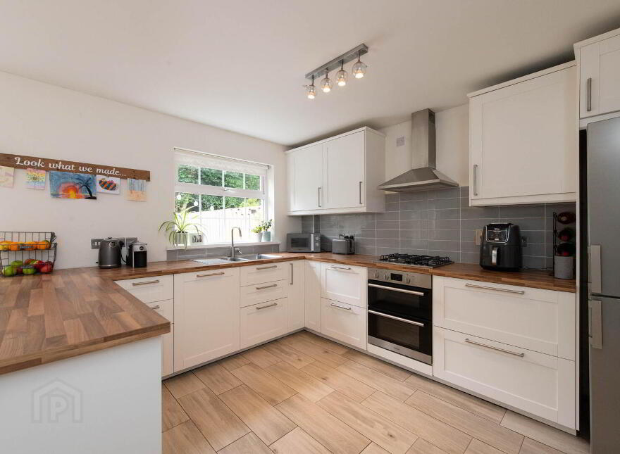 6 Glenavna Manor, Jordanstown, Newtownabbey, BT37 0HW