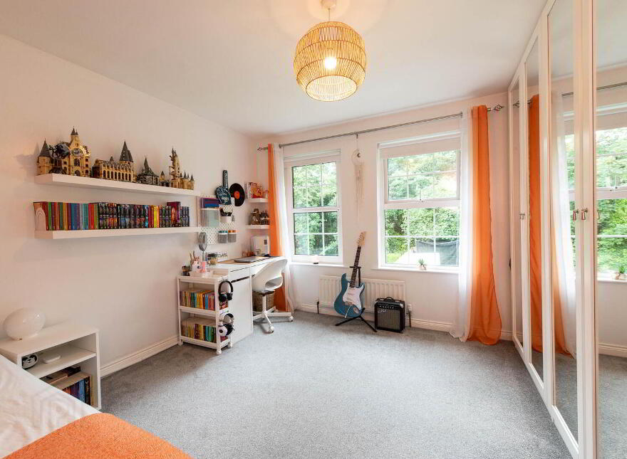 6 Glenavna Manor, Jordanstown, Newtownabbey, BT37 0HW
