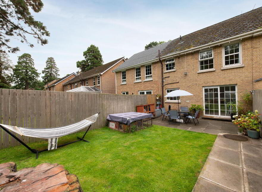 6 Glenavna Manor, Jordanstown, Newtownabbey, BT37 0HW