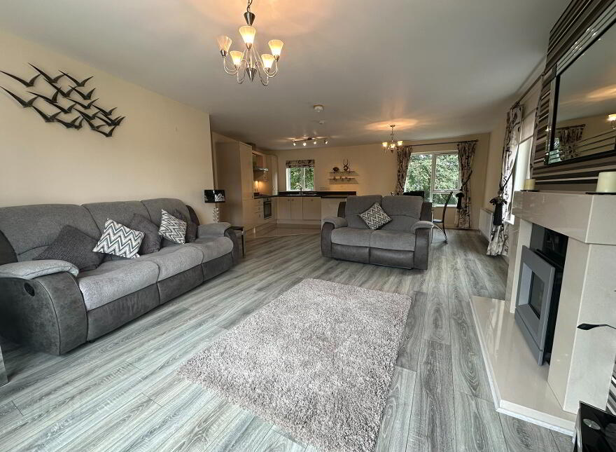 17 Wellington Crescent, Ballymena, BT42 2RZ