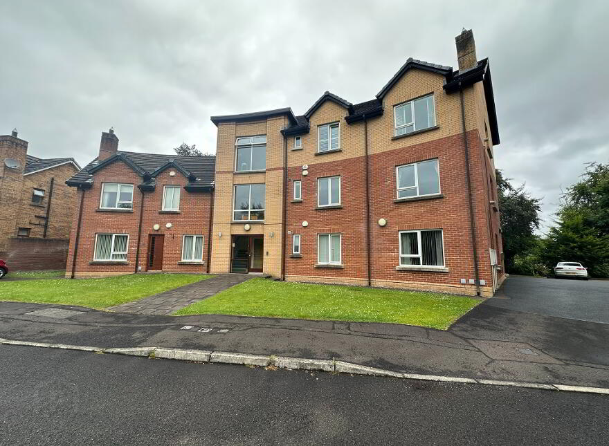 17 Wellington Crescent, Ballymena, BT42 2RZ