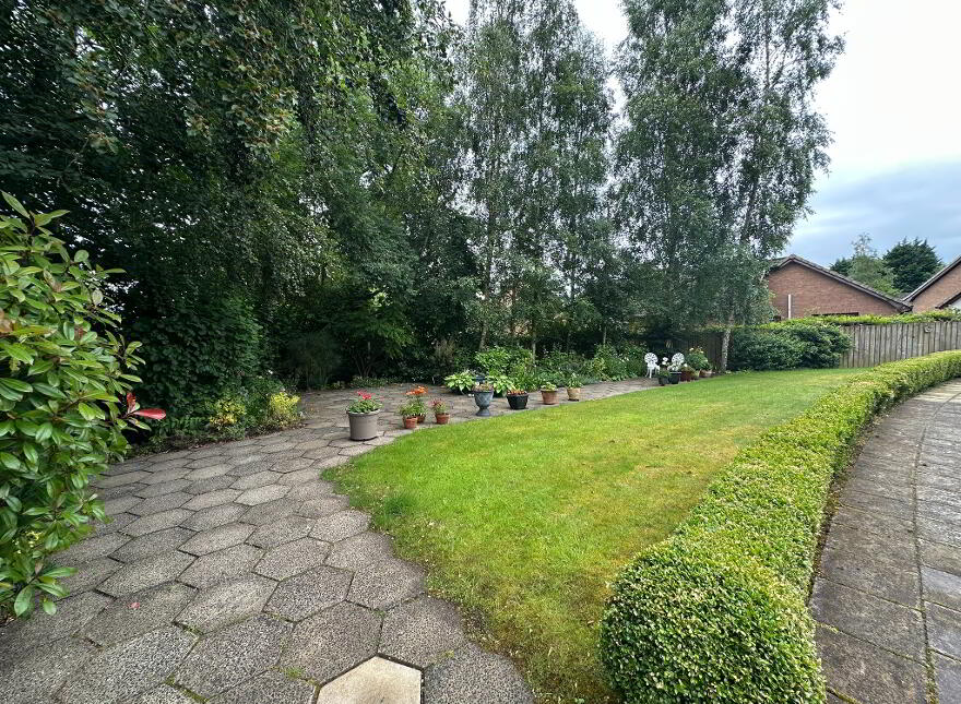 17 Wellington Crescent, Ballymena, BT42 2RZ