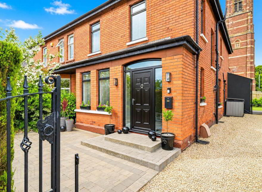 1 Edgcumbe Gardens, Belfast, BT4 2EG