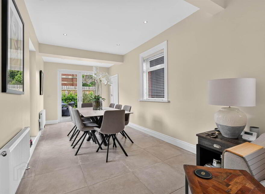 1 Edgcumbe Gardens, Belfast, BT4 2EG
