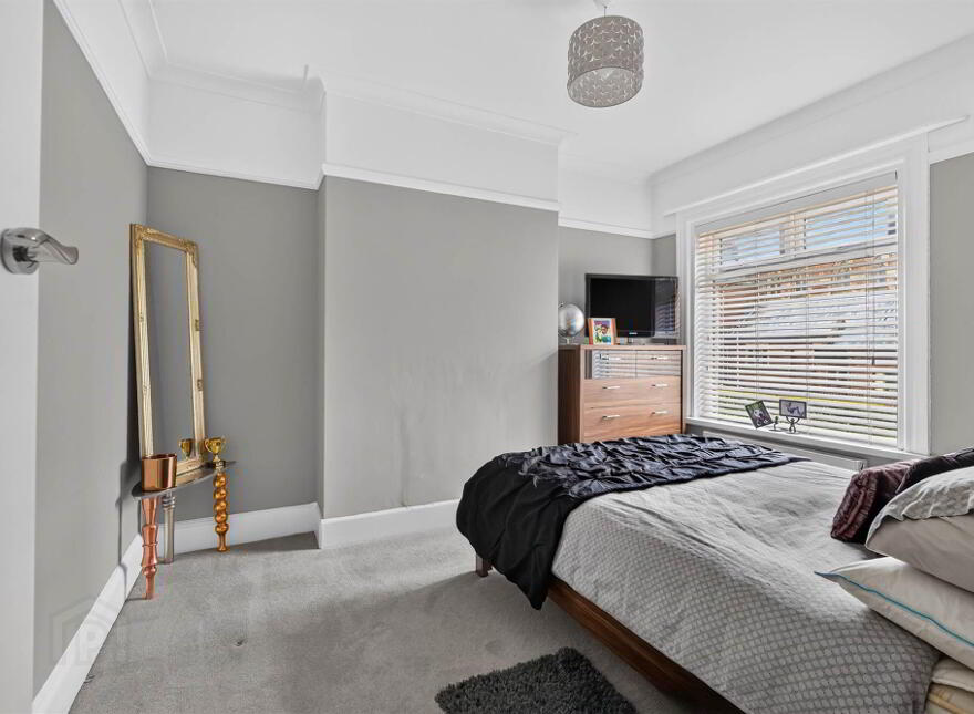 1 Edgcumbe Gardens, Belfast, BT4 2EG