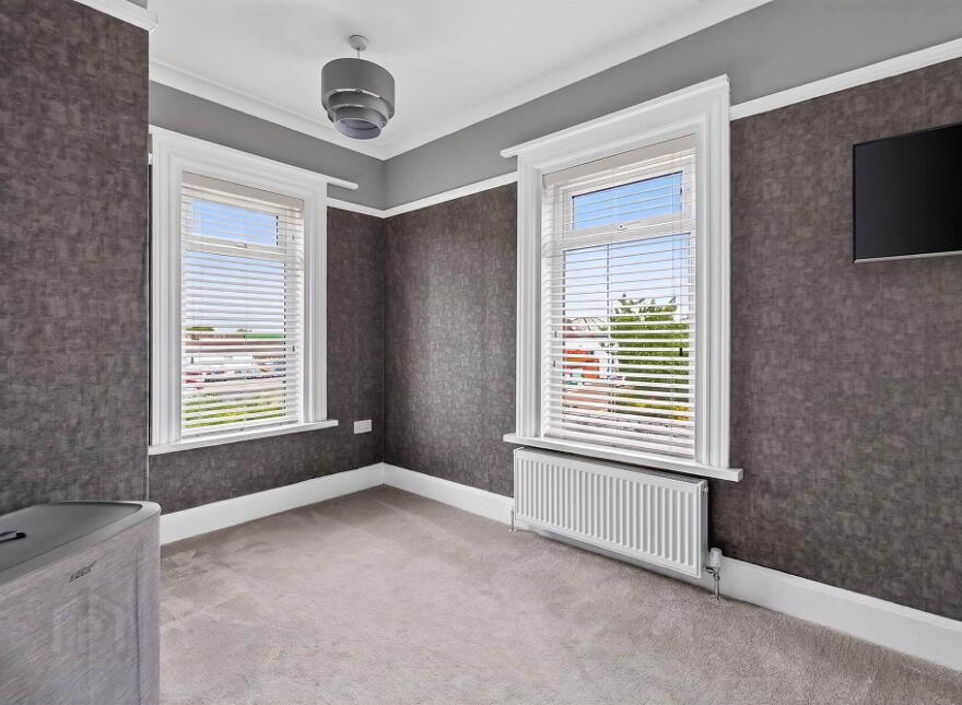 1 Edgcumbe Gardens, Belfast, BT4 2EG