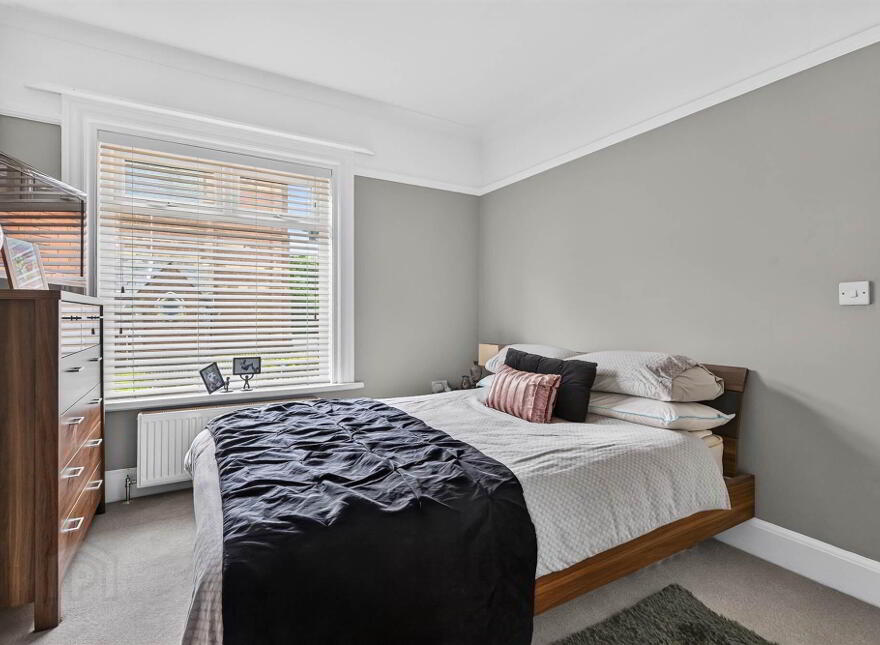 1 Edgcumbe Gardens, Belfast, BT4 2EG