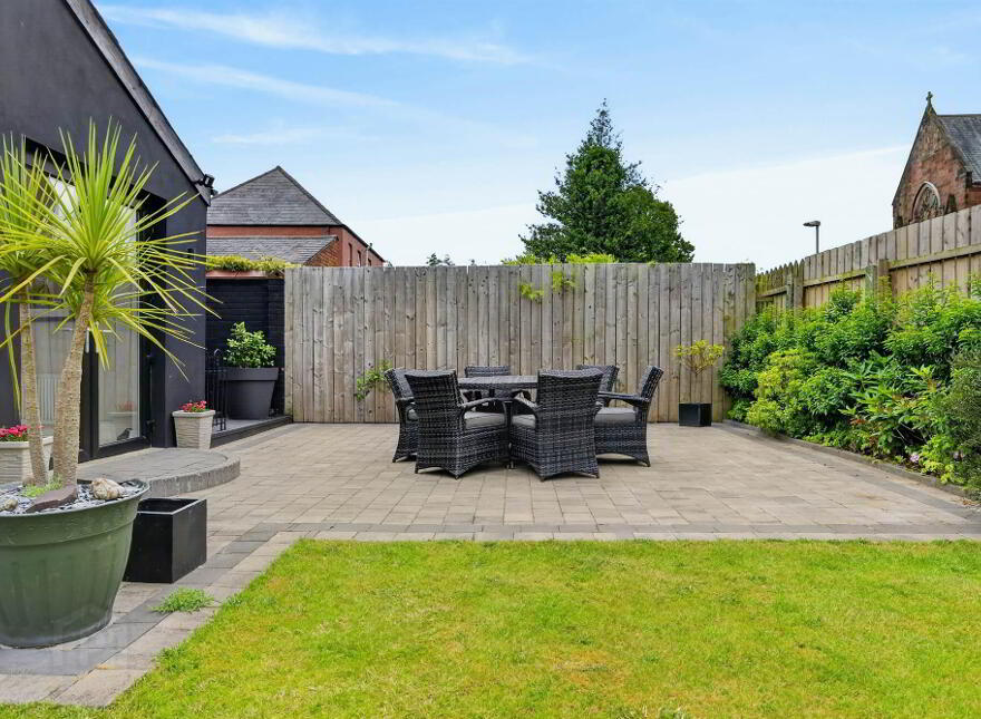 1 Edgcumbe Gardens, Belfast, BT4 2EG