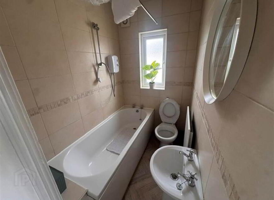13 Chesham Drive, Belfast, BT6 8GT