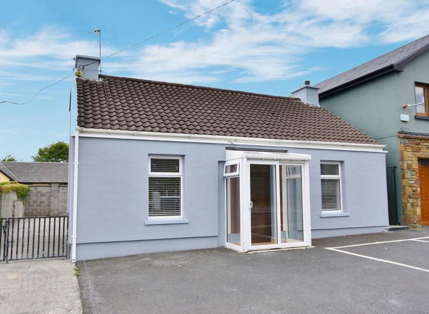 Saint Brendan's Terrace, Listowel, V31CD74