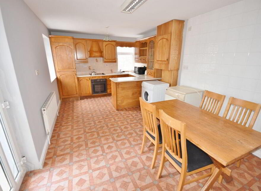 Saint Brendan's Terrace, Listowel, V31CD74