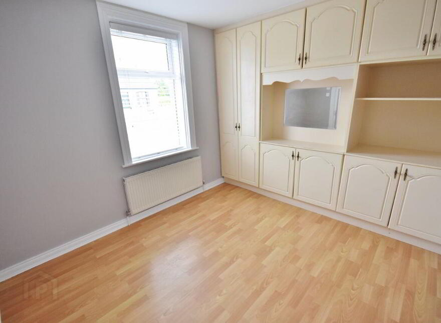 Saint Brendan's Terrace, Listowel, V31CD74