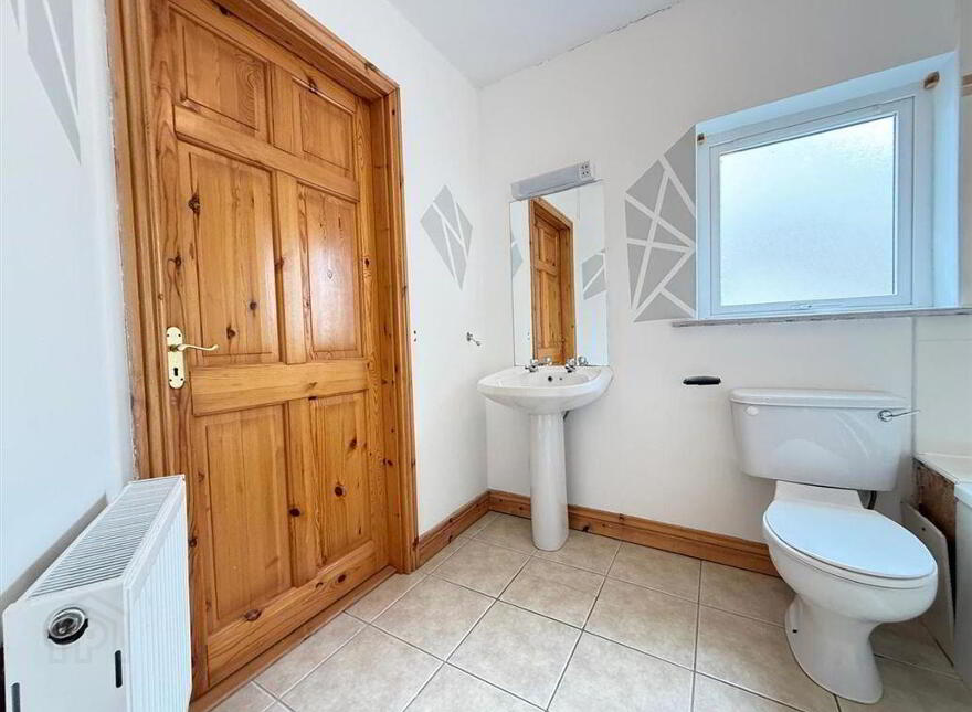 16 Riveroaks, Ballaghaderreen, F45XY17