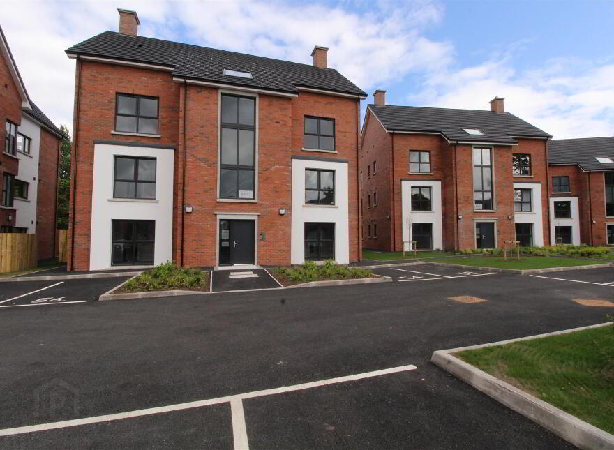 60 Loughshore Manor, Newtownabbey, BT37 9FD