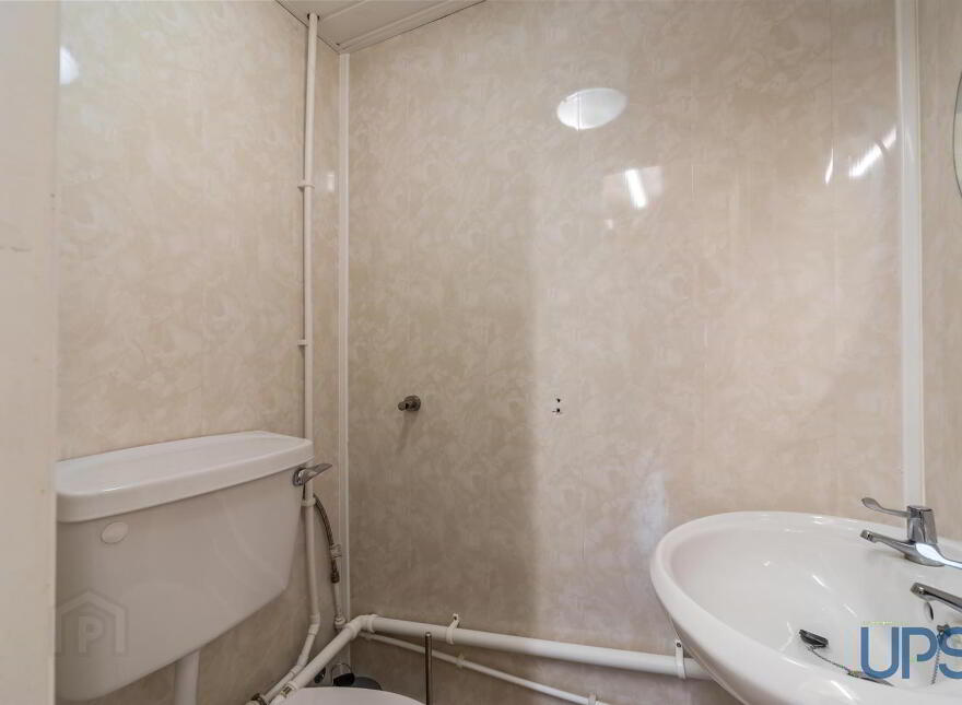 2 Rossnareen Avenue, Shaws Road, Belfast, BT11 8LP