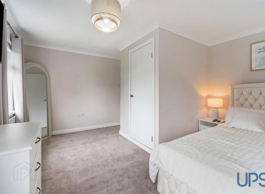 2 Rossnareen Avenue, Shaws Road, Belfast, BT11 8LP