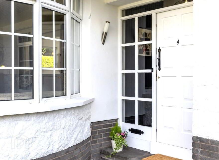 4 Meadowvale, Hillsborough Old Road, Lisburn, BT27 5RX