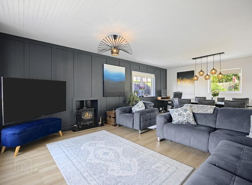 4 Meadowvale, Hillsborough Old Road, Lisburn, BT27 5RX