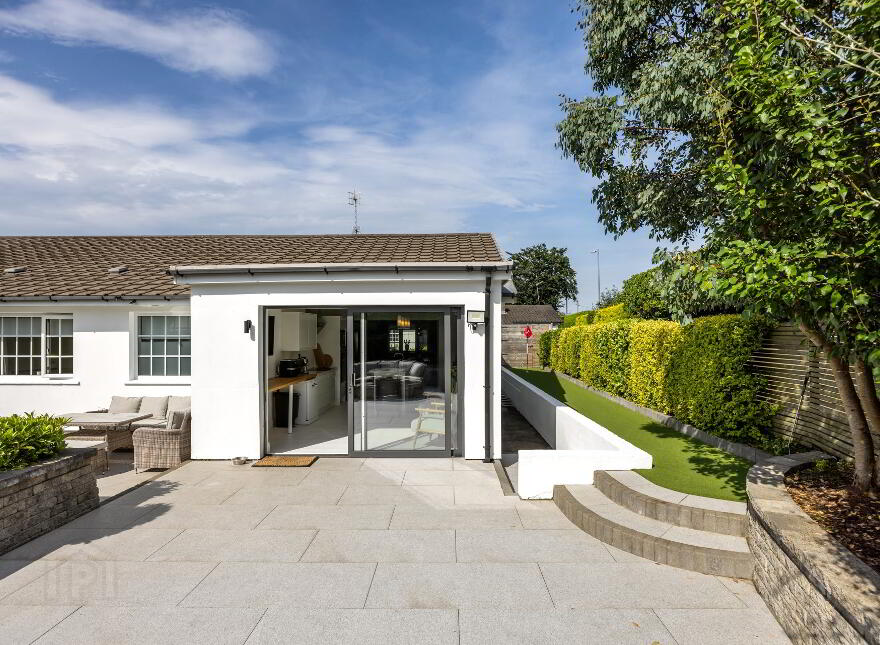 4 Meadowvale, Hillsborough Old Road, Lisburn, BT27 5RX