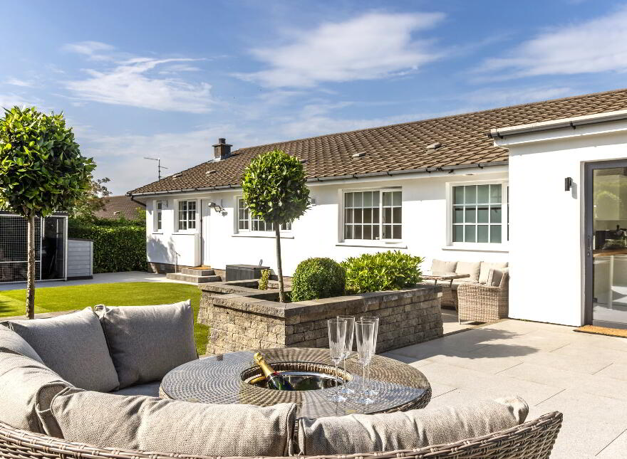 4 Meadowvale, Hillsborough Old Road, Lisburn, BT27 5RX