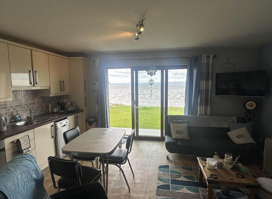 Chalet, 7 Redcastle Hotel, Redcastle, F93D702